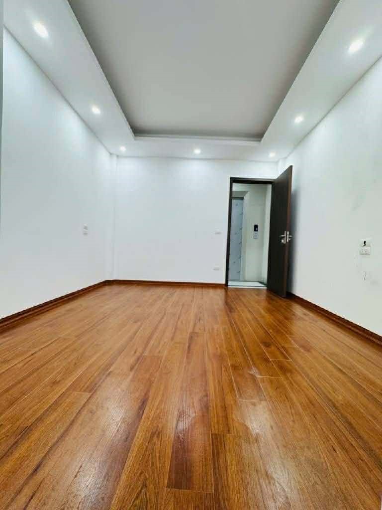 BÁN NHÀ thông LÁNG TRUNG 35m2 x 5T THANG MÁY, NGÕ NÔNG THÔNG, 30M RA Ô TÔ TRÁNH, NHÀ MỚI ĐẸP FULL NỘI THẤT, hơn 8 tỷ